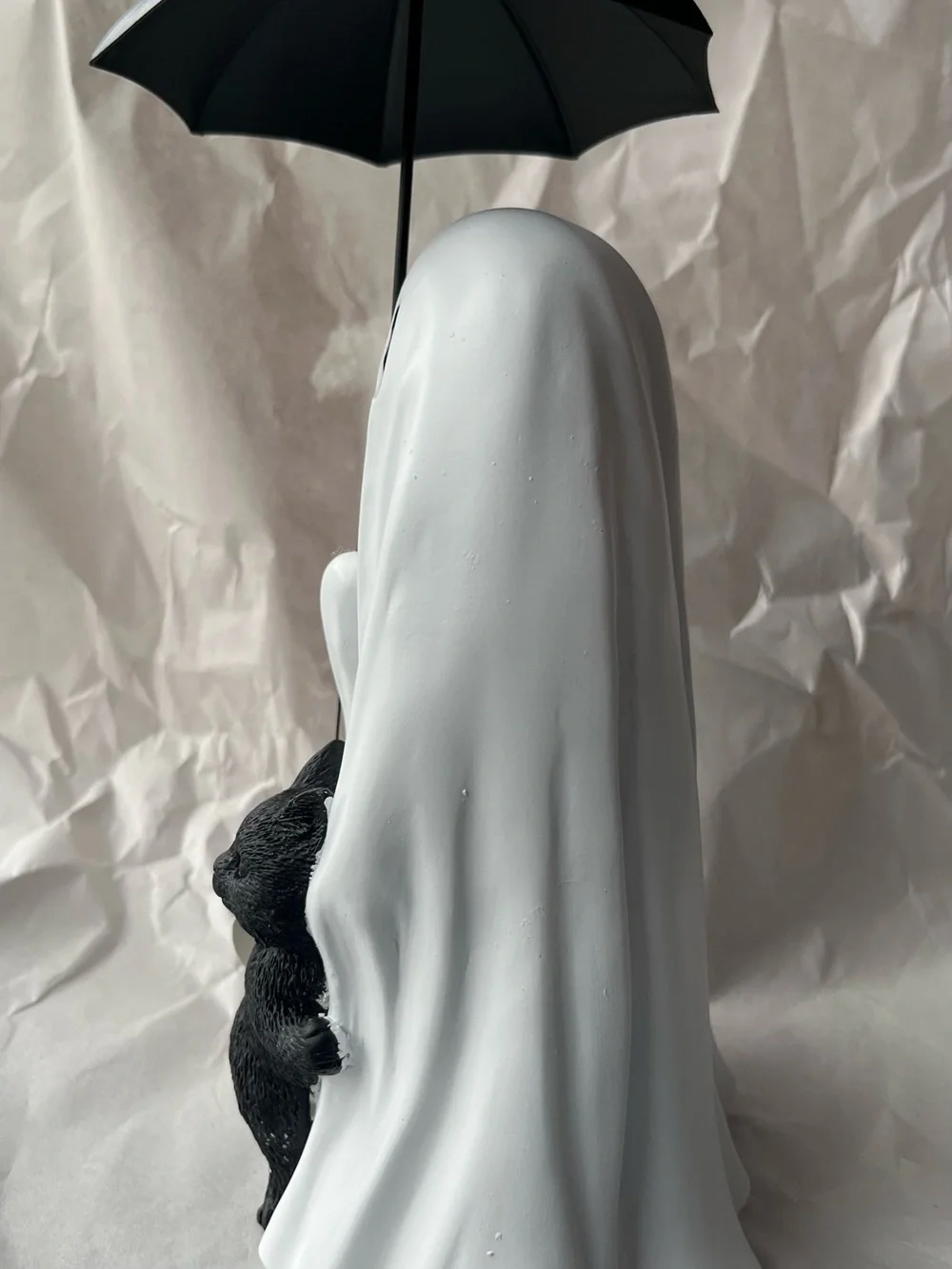 Kids Ghost Costume with Black Cat Accessory - White and Black